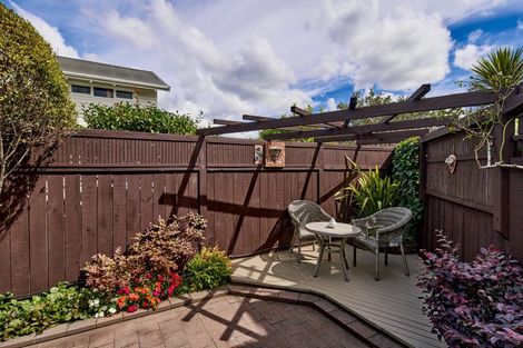Photo of property in 2/139 Knights Road, Hutt Central, Lower Hutt, 5010