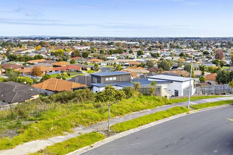 Photo of property in 58 Kirikiri Drive, Papakura, 2110