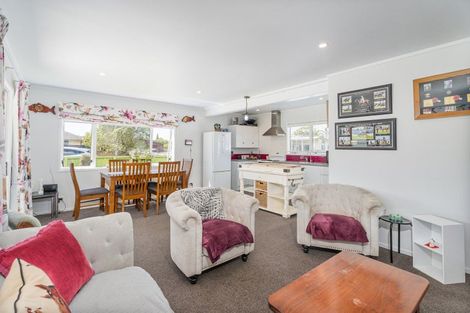 Photo of property in 24 Wells Place, Whitianga, 3510