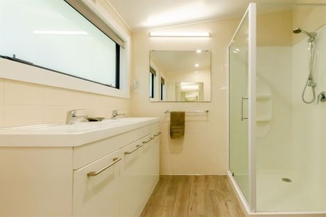 Photo of property in 109 Seaview Road, Paraparaumu Beach, Paraparaumu, 5032