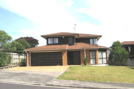 Photo of property in 2/1 Delisle Place, Windsor Park, Auckland, 0632