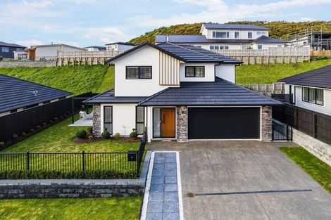 Photo of property in 11 Te Hoiere Street, Aotea, Porirua, 5024