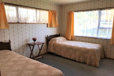 Photo of property in 13a Side Street, Clinton, 9534