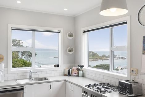 Photo of property in 11 Knoll Street, Island Bay, Wellington, 6023