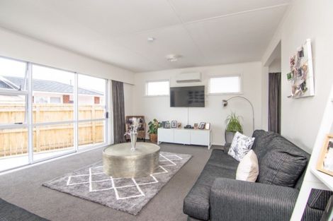 Photo of property in 43b Abraham Crescent, Milson, Palmerston North, 4414