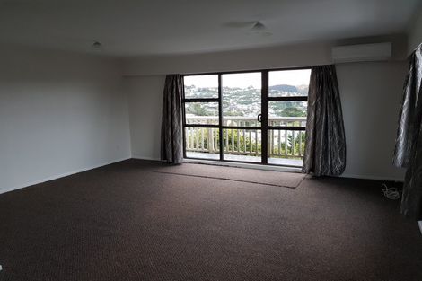 Photo of property in 28-28b Jane Grove, Paparangi, Wellington, 6037