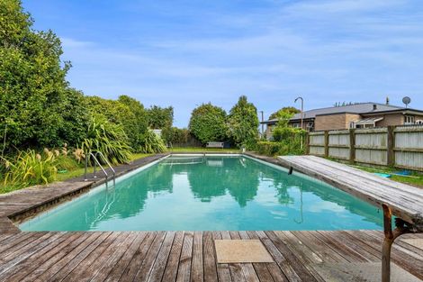 Photo of property in 19 Clifford Road, Eltham, 4322