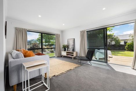 Photo of property in 19 Haddow's Place, Lake Hayes, Queenstown, 9304