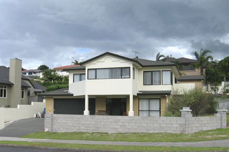 Photo of property in 32 Hogarth Rise, West Harbour, Auckland, 0618