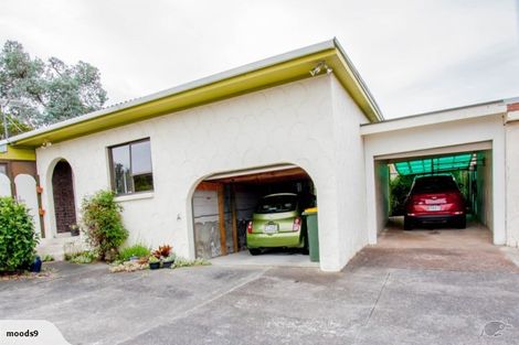 Photo of property in 2/51 View Road, Henderson, Auckland, 0612