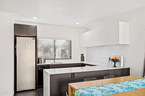 Photo of property in 15 Butia Avenue, Henderson, Auckland, 0612