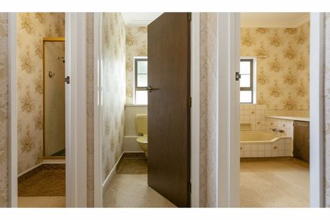 Photo of property in 62 Harvey Street, Waipahihi, Taupo, 3330