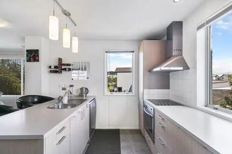 Photo of property in 28 Opito Way, East Tamaki, Auckland, 2013