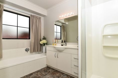 Photo of property in 38 Fendalton Drive, Rototuna, Hamilton, 3210