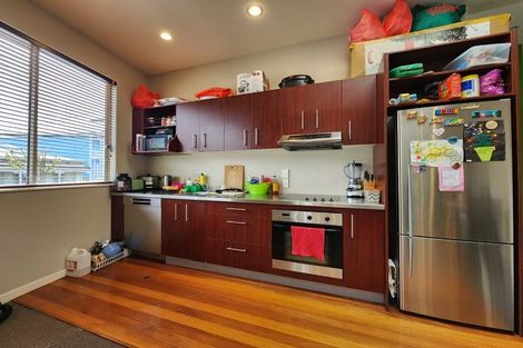 Photo of property in 203 Tasman Street, Mount Cook, Wellington, 6021