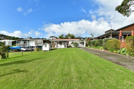 Photo of property in 63 Tindalls Bay Road, Tindalls Beach, Whangaparaoa, 0930
