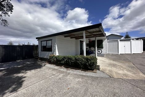 Photo of property in 4 Centreway Road, Orewa, 0931
