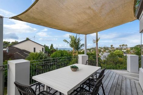 Photo of property in 71 William Bayes Place, Red Beach, 0932