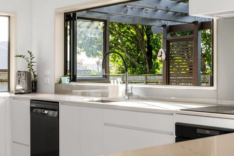 Photo of property in 51 Swayne Road, Cambridge, 3434