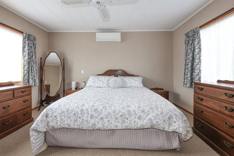 Photo of property in 24 Saint Hill Lane, Havelock North, 4130