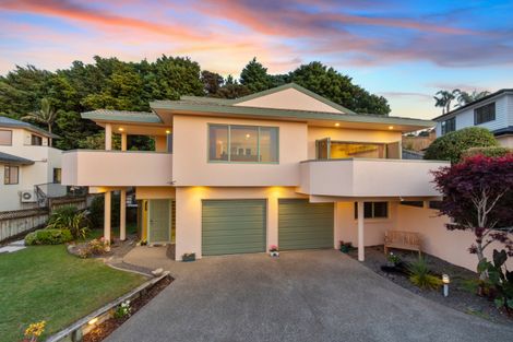 Photo of property in 26 Silkwood Grove, Totara Heights, Auckland, 2105