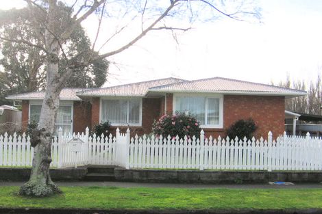 Photo of property in 57 Ruamahanga Crescent, Terrace End, Palmerston North, 4410