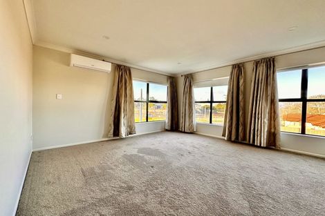 Photo of property in 84 Mettam Drive, Swanson, Auckland, 0614