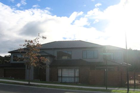 Photo of property in 54 Sapperton Drive, Henderson, Auckland, 0612