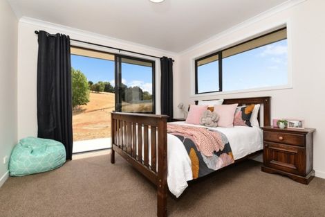 Photo of property in 166 Foster Road, Temple View, Hamilton, 3290