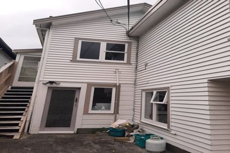 Photo of property in 100 Kelburn Parade, Kelburn, Wellington, 6012