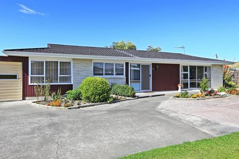 Photo of property in 16 Oxford Street, Taradale, Napier, 4112