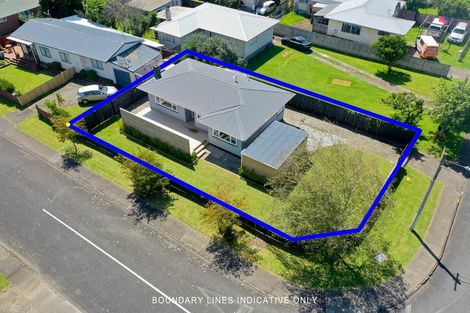 Photo of property in 7 Tarata Crescent, Mangere Bridge, Auckland, 2022