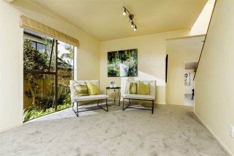 Photo of property in 9a Hanlon Crescent, Narrow Neck, Auckland, 0624