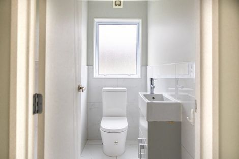 Photo of property in 140s Hepburn Road, Glendene, Auckland, 0602