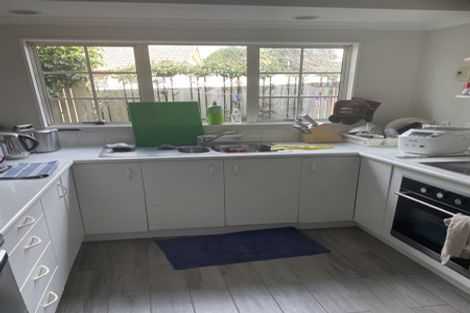 Photo of property in 18 Lorikeet Place, Unsworth Heights, Auckland, 0632