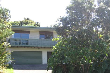 Photo of property in 13 Malters Place, Browns Bay, Auckland, 0630
