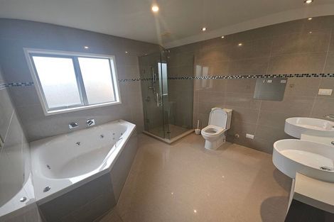 Photo of property in 831a Chapel Road, Shamrock Park, Auckland, 2016