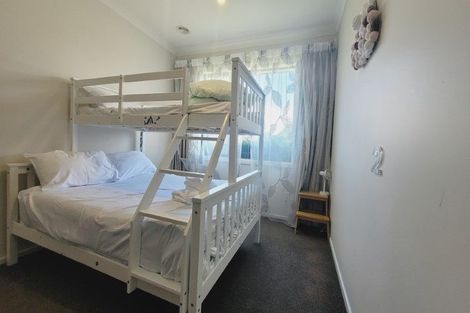 Photo of property in 32 Sumner Terrace, Aotea, Porirua, 5024