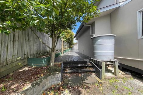 Photo of property in 9 Snell Place, Pakuranga, Auckland, 2010