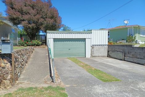 Photo of property in 22 Lee Street, Te Puke, 3119