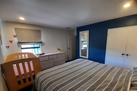 Photo of property in 4a Holiday Road, Stanmore Bay, Whangaparaoa, 0932