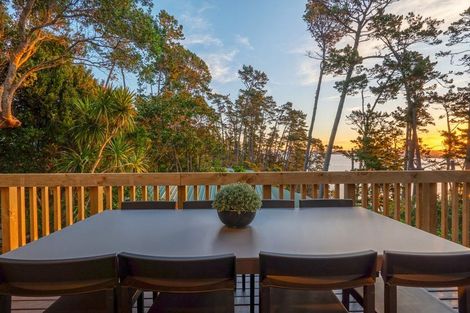 Photo of property in 32 Rosecamp Road, Beach Haven, Auckland, 0626