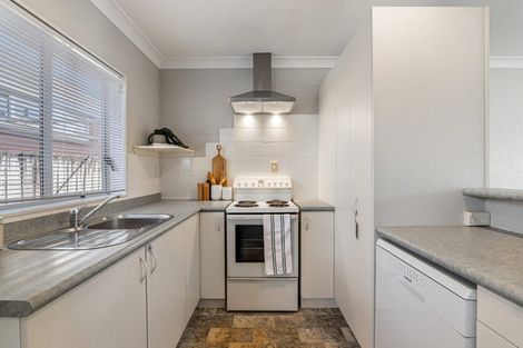 Photo of property in 1/2 Doment Crescent, Orewa, 0931