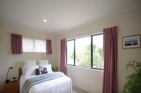 Photo of property in 143 Summerhill Drive, Fitzherbert, Palmerston North, 4410