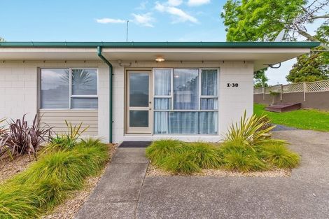 Photo of property in 1/38 Edmonton Road, Henderson, Auckland, 0612