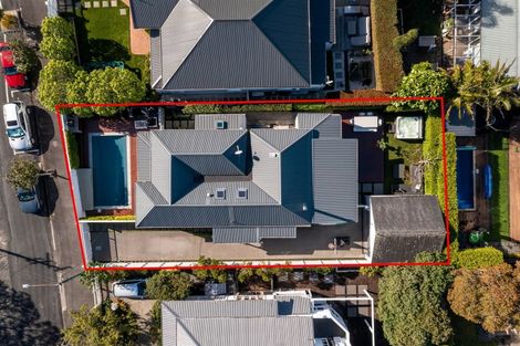 Photo of property in 67 Queen Street, Northcote Point, Auckland, 0627