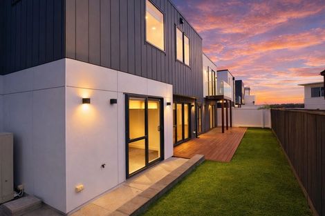 Photo of property in 4b The Parade, Bucklands Beach, Auckland, 2012