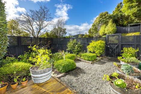 Photo of property in 2 Hobbit Lane, Pinehaven, Upper Hutt, 5371