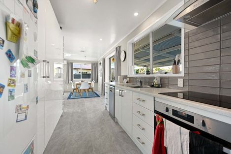 Photo of property in 2 Montana Place, Dinsdale, Hamilton, 3204