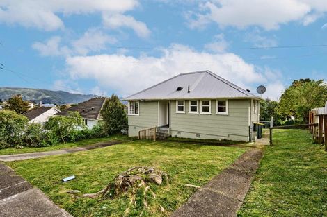 Photo of property in 14 Cumberland Grove, Cannons Creek, Porirua, 5024